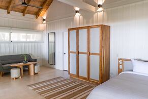 Blue Mist Hotel & Beach Club