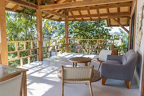 Blue Mist Hotel & Beach Club