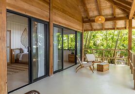 Blue Mist Hotel & Beach Club