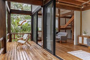 Blue Mist Hotel & Beach Club