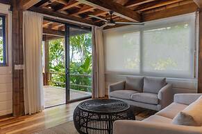 Blue Mist Hotel & Beach Club