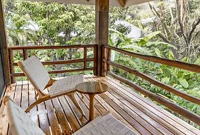 Blue Mist Hotel & Beach Club