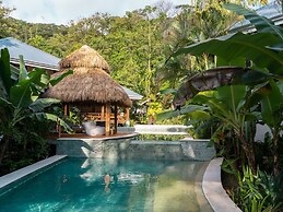 Blue Mist Hotel & Beach Club