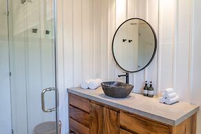 Blue Mist Hotel & Beach Club