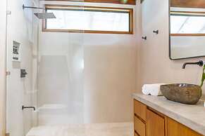 Blue Mist Hotel & Beach Club