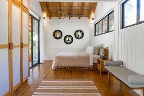 Blue Mist Hotel & Beach Club