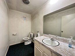 Lakeview Villas #28 3 Bedroom Condo by RedAwning