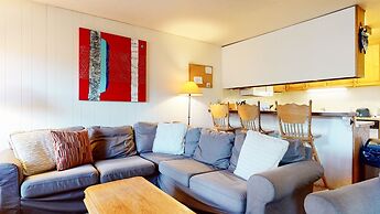 Lakeview Villas #28 3 Bedroom Condo by RedAwning