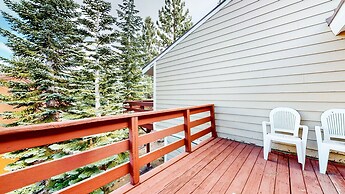 Lakeview Villas #28 3 Bedroom Condo by RedAwning