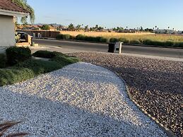 Private bedroom in Desert Western House near Wine Country