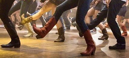 Private bedroom in Desert Western House near Wine Country