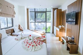Ruby Hotel Cat Ba