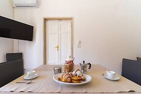 2804 Soleado Apartments - Mono Lorenz by Barbarhouse