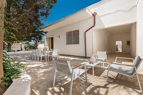 2482 Villa Estate by Barbarhouse