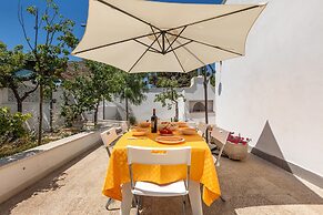 2482 Villa Estate by Barbarhouse