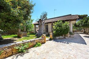 3025 Villa Verdeoasi by Barbarhouse