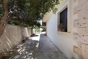 3025 Villa Verdeoasi by Barbarhouse