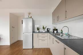 Beautiful 2-bed Apartment in Wembley