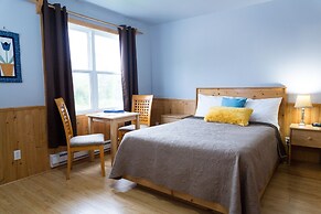 Middle Brook Cottages & Chalets