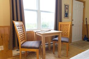 Middle Brook Cottages & Chalets