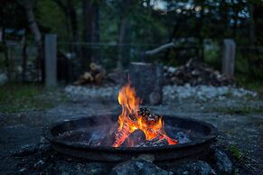 Middle Brook Cottages & Chalets