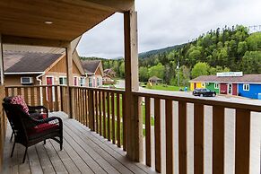 Middle Brook Cottages & Chalets