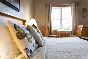 Middle Brook Cottages & Chalets