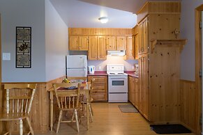 Middle Brook Cottages & Chalets