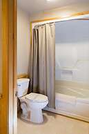 Middle Brook Cottages & Chalets