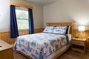 Middle Brook Cottages & Chalets