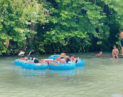 Son's Blue River Camp Glamping Cabin A