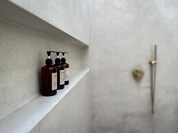 Botanique Villa & Studio