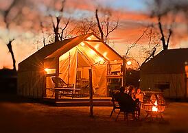Son's Blue River Camp Glamping Cabin F