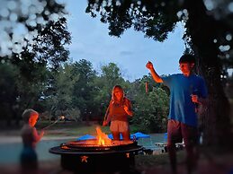 Son's Blue River Camp Glamping Cabin F