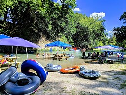Son's Blue River Camp Glamping Cabin F