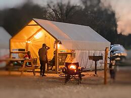 Son's Blue River Camp Glamping Cabin F
