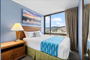 Spectacular Ocean & Diamond Head View 2 Bedroom Condo w/ Free Parking!