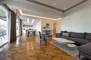 Phaedrus Living: City Center Luxury Flat N. Kosmos