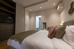 Phaedrus Living: City Center Luxury Flat N. Kosmos