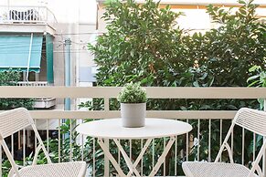 Groovy 2BR Apartment in Koukaki