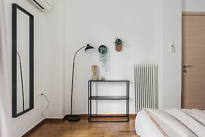 Groovy 2BR Apartment in Koukaki