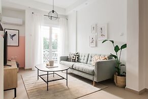 Groovy 2BR Apartment in Koukaki