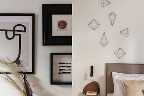 Groovy 2BR Apartment in Koukaki