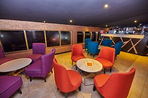 OAK HAVENS  HOTEL