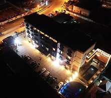 OAK HAVENS  HOTEL