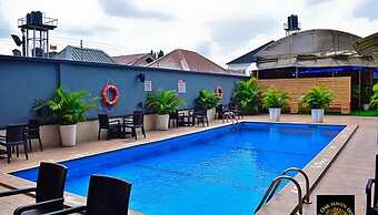 OAK HAVENS  HOTEL