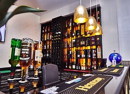 OAK HAVENS  HOTEL