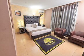 OAK HAVENS  HOTEL