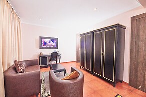 OAK HAVENS  HOTEL