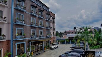 OAK HAVENS  HOTEL